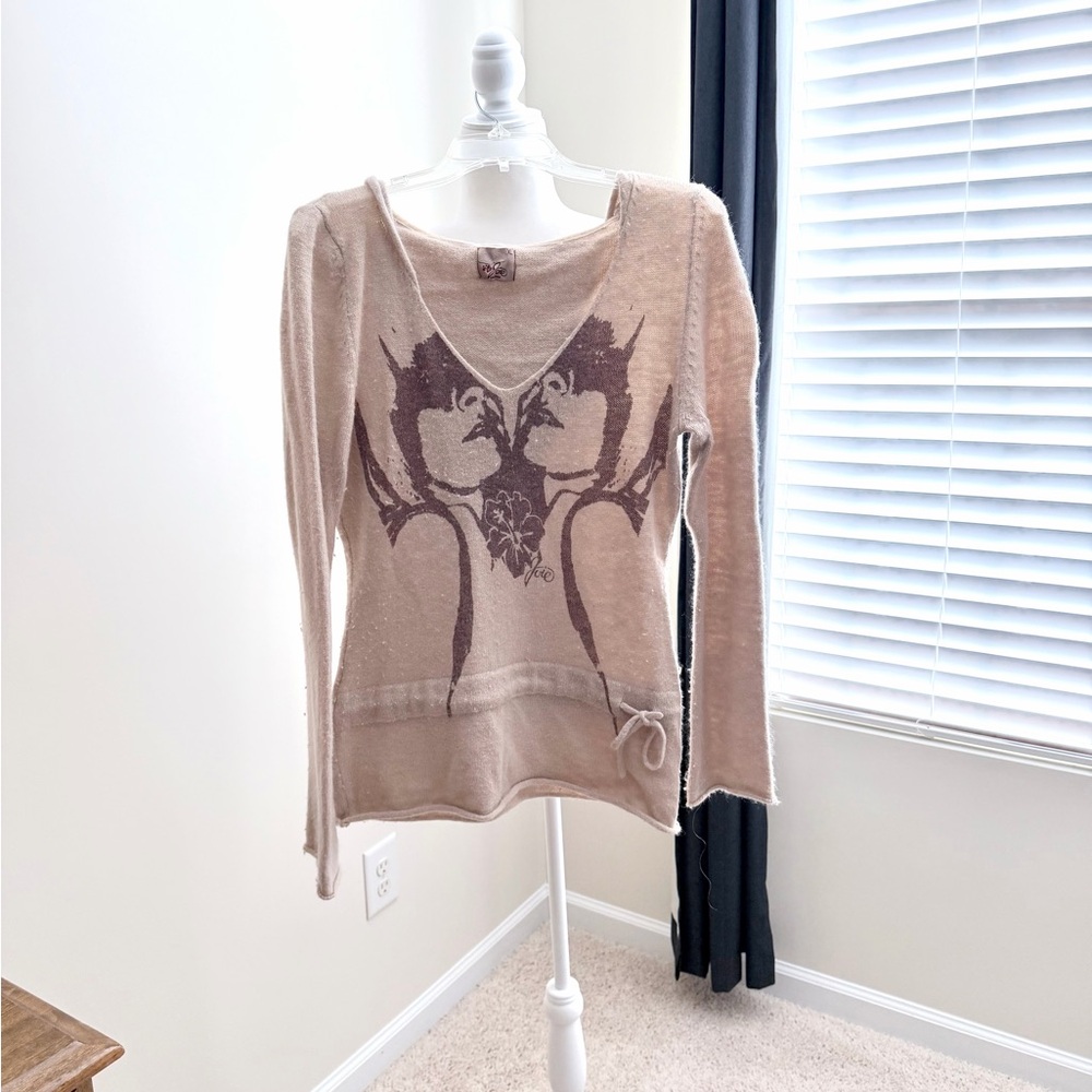 Joie cashmere sweater. Beige Long Sleeve Top with Beautiful Design